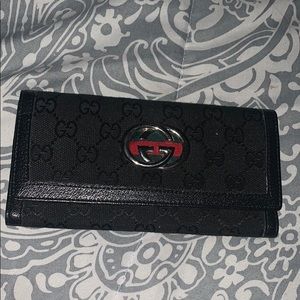 Gucci woman’s vintage wallet